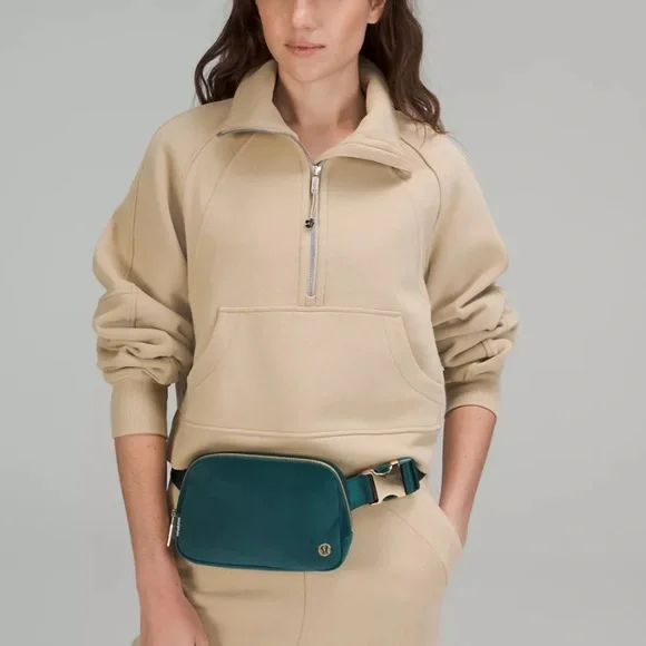 FIRM! lululemon athletica Everywhere Belt Bag Velour 1L (Teal/Turquoise) - Picture 12 of 13